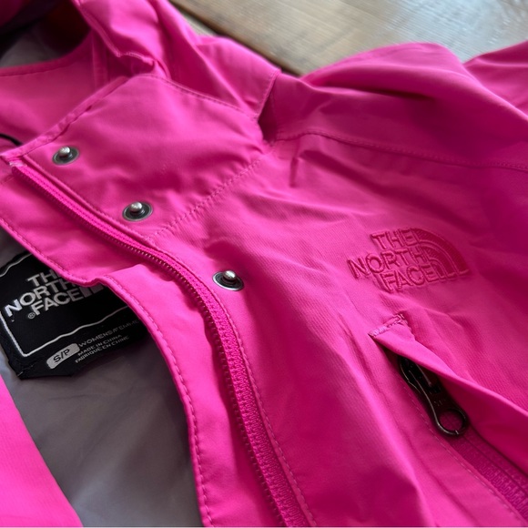 NORTH FACE Bright Pink Hooded Rain Jacket - Picture 3 of 5